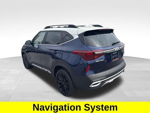 Cherry Black 2022 Kia Seltos Nightfall