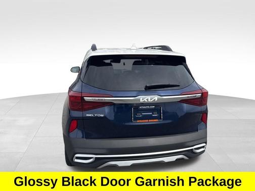 Cherry Black 2022 Kia Seltos Nightfall