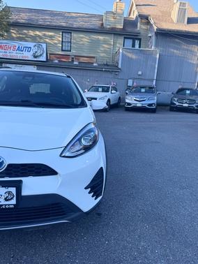 2018 Toyota Prius c Four