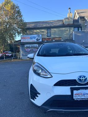 2018 Toyota Prius c Four