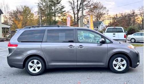 2011 Toyota Sienna LE