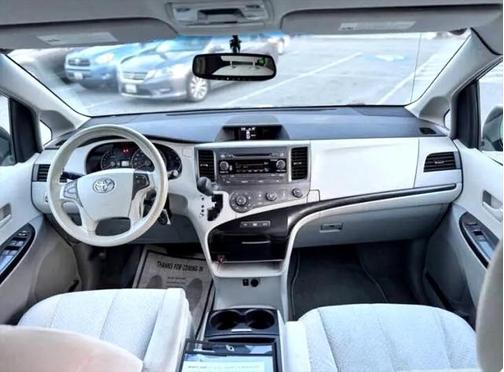 2011 Toyota Sienna LE