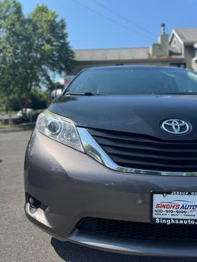 2012 Toyota Sienna LE