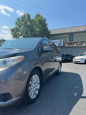 2012 Toyota Sienna LE