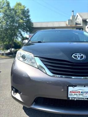 2012 Toyota Sienna LE