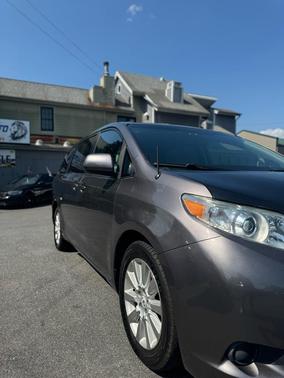 2012 Toyota Sienna LE