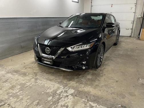 Photo 3 of 23 of 2020 Nissan Maxima 3.5 Platinum