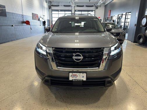 2025 Nissan Pathfinder SV 4WD