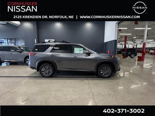 2025 Nissan Pathfinder SV 4WD