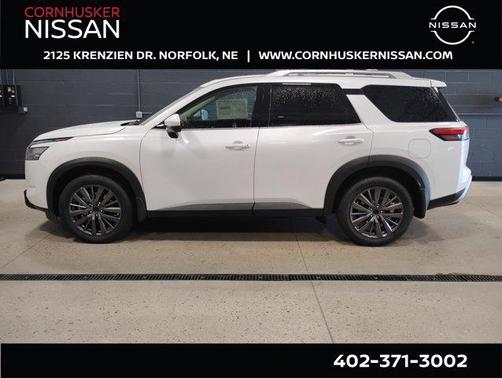 2025 Nissan Pathfinder SL 4WD