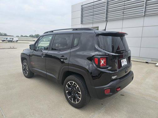 2023 Jeep Renegade Trailhawk