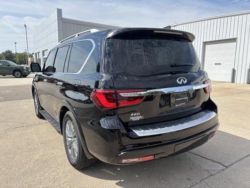 2021 INFINITI QX80 Luxe