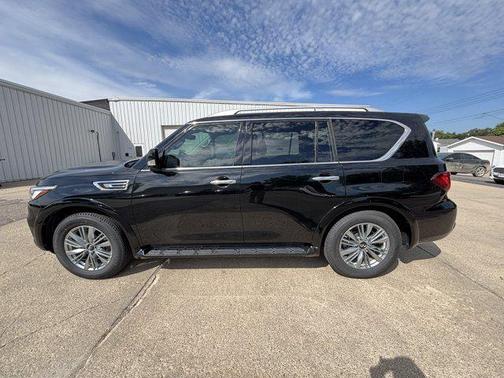 2021 INFINITI QX80 Luxe