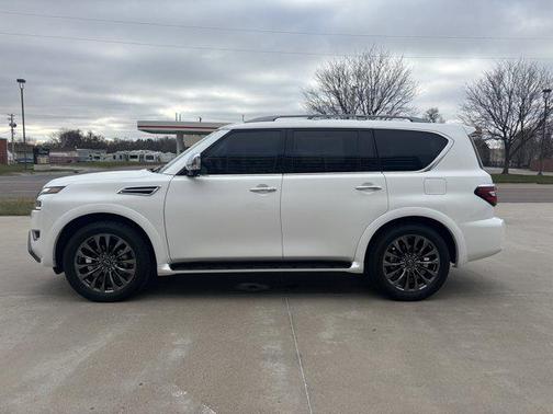 2023 Nissan Armada Platinum 4WD
