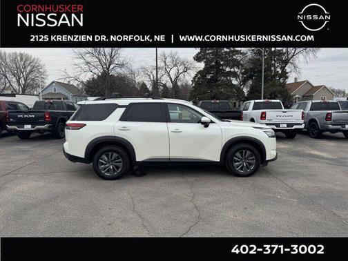 2023 Nissan Pathfinder SV 4WD