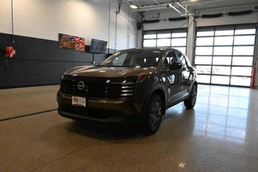 2025 Nissan Kicks S