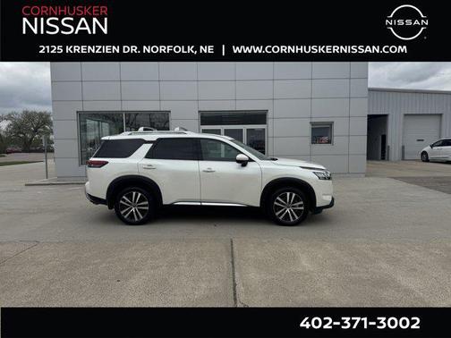 2024 Nissan Pathfinder Platinum 4WD