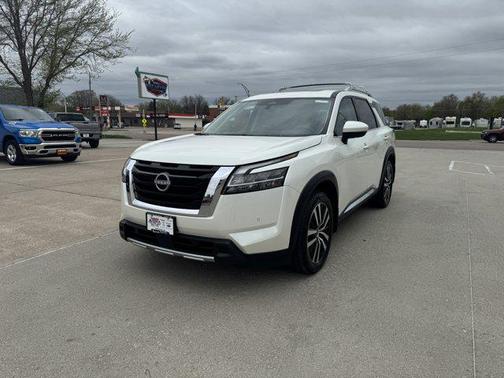 2024 Nissan Pathfinder Platinum 4WD