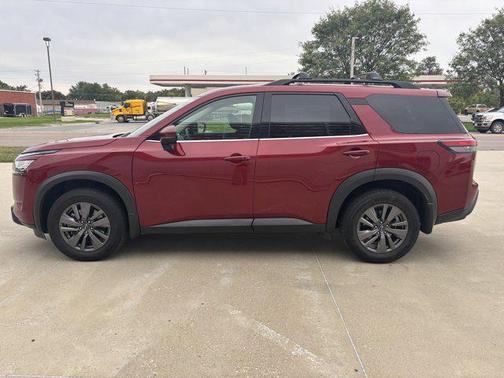 2022 Nissan Pathfinder SV 4WD