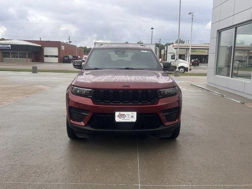 2022 Jeep Grand Cherokee Altitude