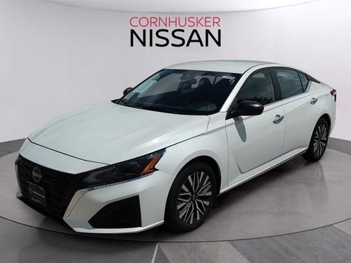 White 2025 Nissan Altima SV