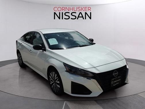 White 2025 Nissan Altima SV