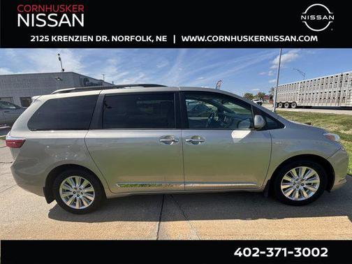 2017 Toyota Sienna XLE Premium