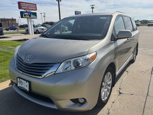 2017 Toyota Sienna XLE Premium