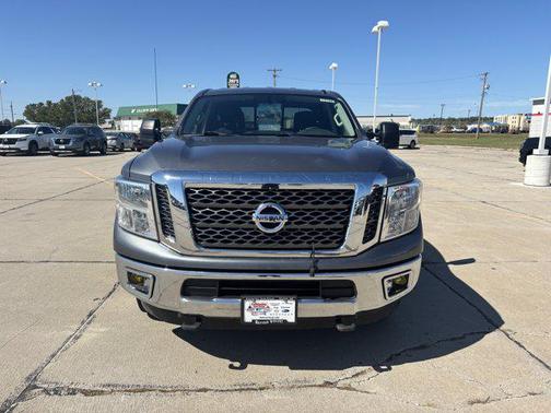 2017 Nissan Titan XD SV