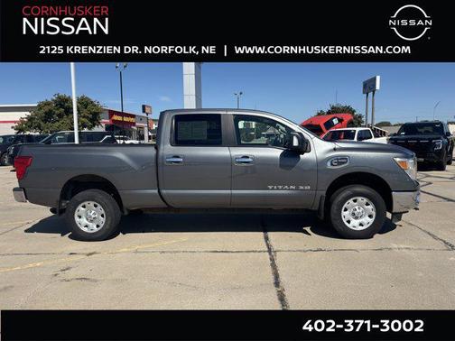 2017 Nissan Titan XD SV