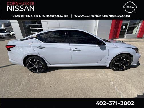 2023 Nissan Altima SR Intelligent AWD
