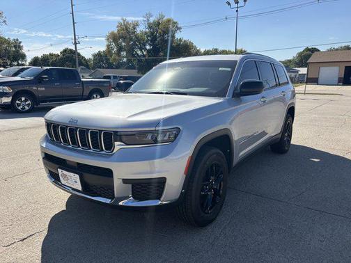 2022 Jeep Grand Cherokee L Laredo