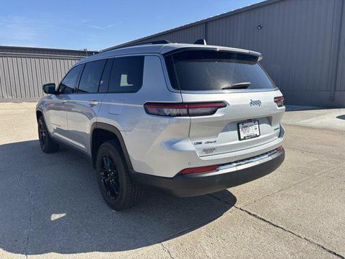 2022 Jeep Grand Cherokee L Laredo