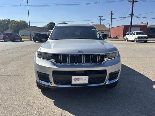 2022 Jeep Grand Cherokee L Laredo