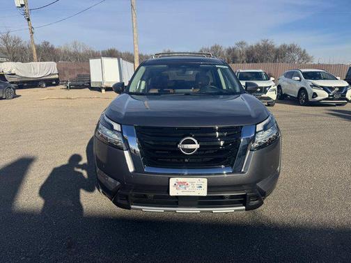 2023 Nissan Pathfinder Platinum 4WD