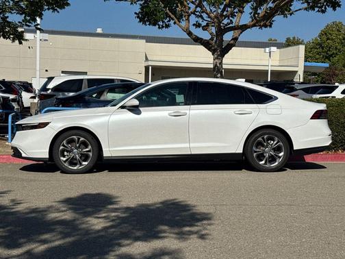 Platinum White 2024 Honda Accord EX