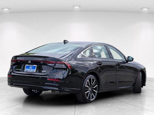 Nh-731p/Crystal Bl 2026 Honda Accord Hybrid Touring