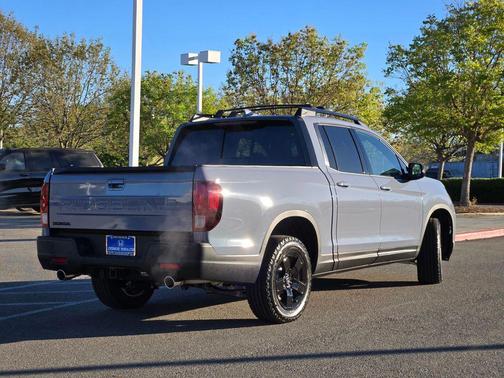 Sonic Gray Pearl 2026 Honda Ridgeline Black