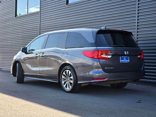 Modern Steel Metallic 2024 Honda Odyssey EX-L