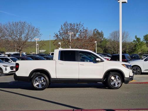 Platinum White Pearl 2026 Honda Ridgeline RTL