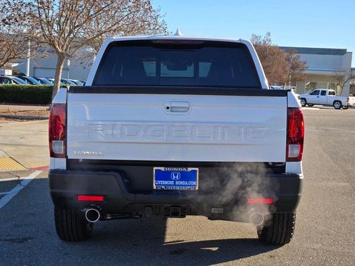 Platinum White Pearl 2026 Honda Ridgeline RTL