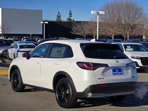 Platinum White Pearl 2026 Honda HR-V AWD Sport