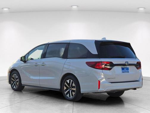 Platinum White Pearl 2026 Honda Odyssey EX-L