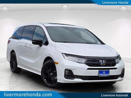Platinum White Pearl 2026 Honda Odyssey Sport-L