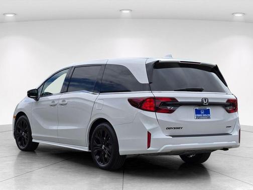 Platinum White Pearl 2026 Honda Odyssey Sport-L