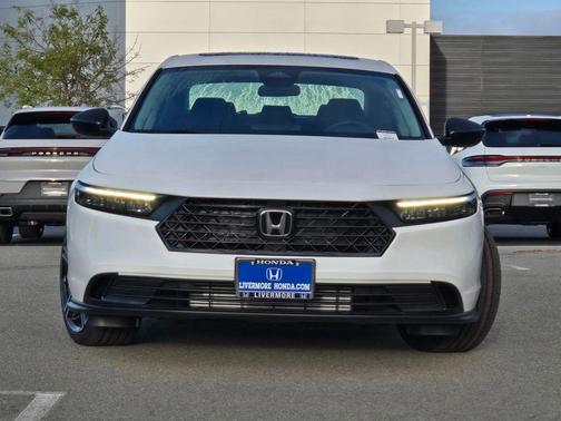 Platinum White Pearl 2026 Honda Accord SE