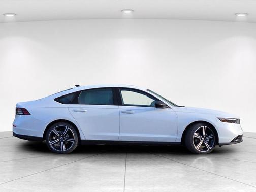 Platinum White Pearl 2026 Honda Accord SE