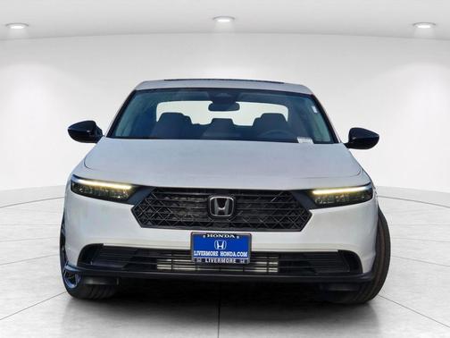 Platinum White Pearl 2026 Honda Accord SE