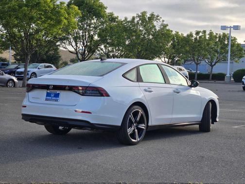 Platinum White Pearl 2026 Honda Accord SE