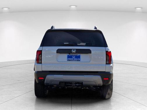 Platinum White Pearl 2026 Honda Passport AWD RTL Towing